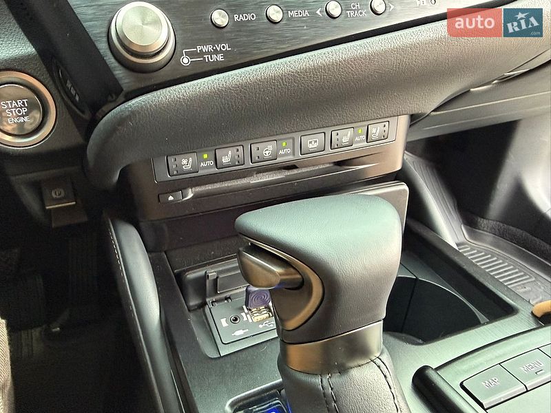 Седан Lexus ES 2021 в Дніпрі