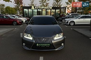 Седан Lexus ES 2013 в Киеве