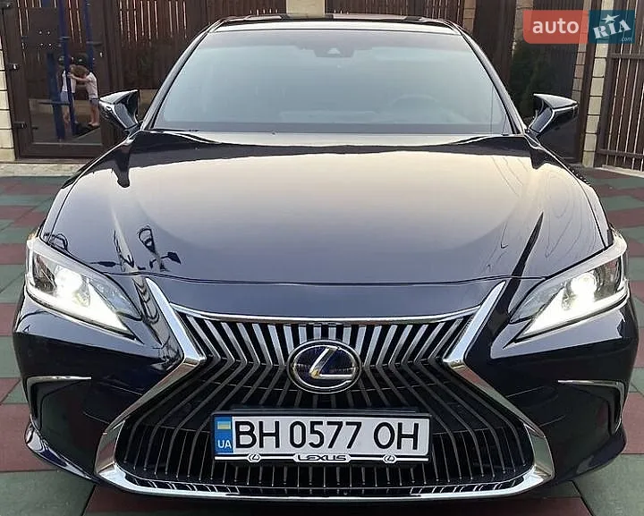 Lexus ES