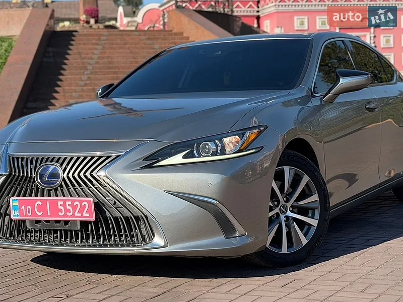 Lexus ES