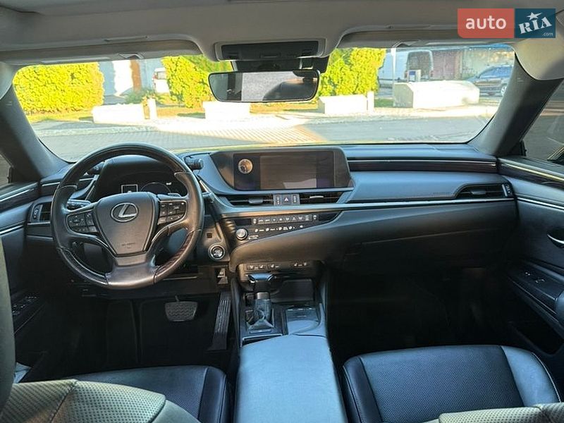 Седан Lexus ES 2021 в Киеве