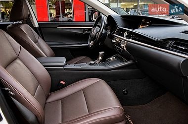Седан Lexus ES 2018 в Житомире