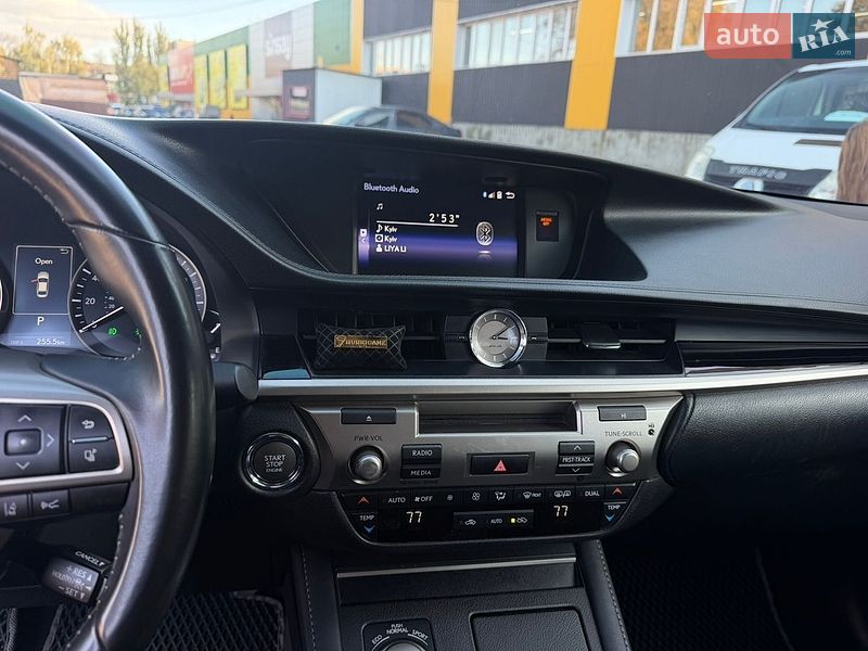 Седан Lexus ES 2016 в Ніжині