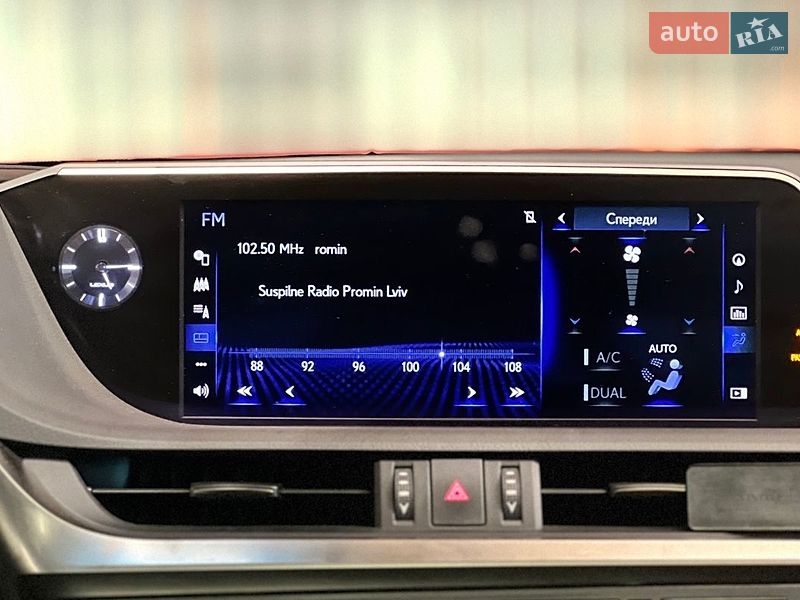 Седан Lexus ES 2019 в Львове
