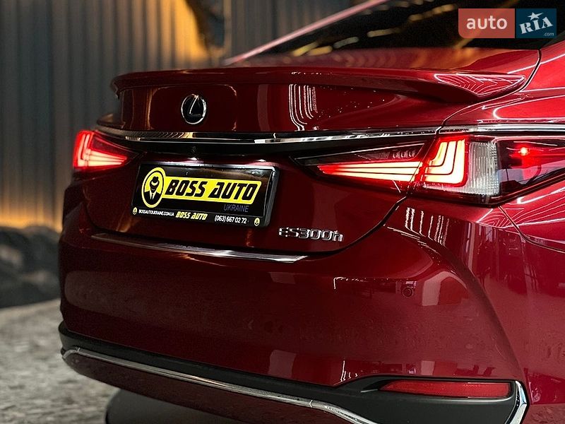 Седан Lexus ES 2019 в Львове