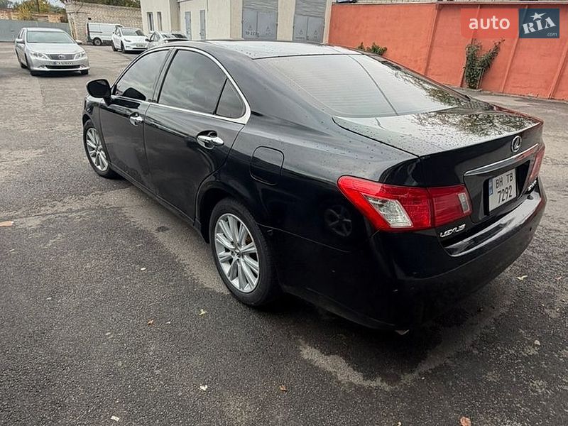 Седан Lexus ES 2006 в Умані