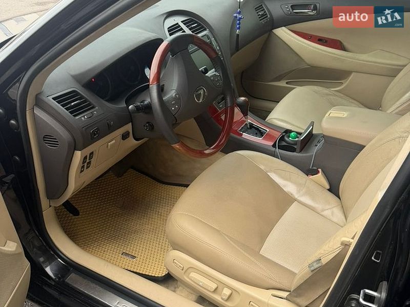 Седан Lexus ES 2006 в Умані