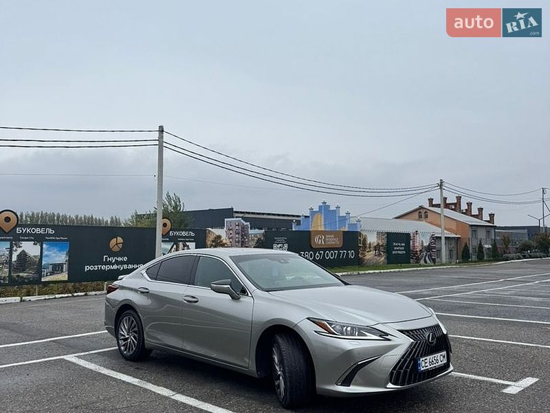 Седан Lexus ES 2024 в Черновцах