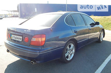 Седан Lexus GS 2000 в 
