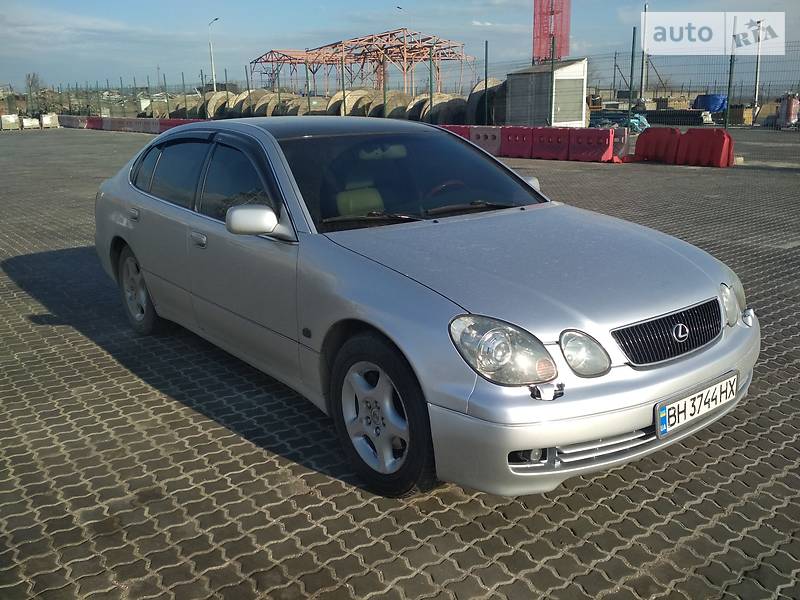 Седан Lexus GS 1998 в Южному