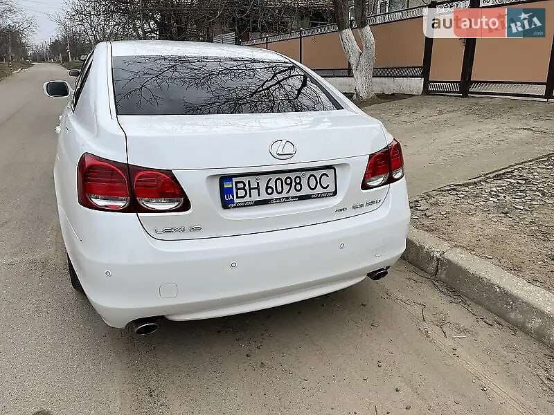 Седан Lexus GS 2009 в Рени