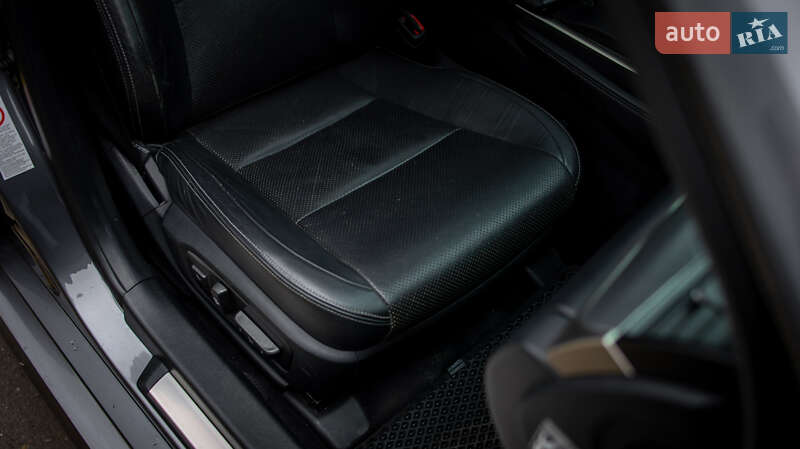 Седан Lexus GS 2012 в Черновцах