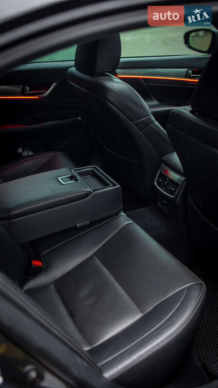 Седан Lexus GS 2012 в Черновцах