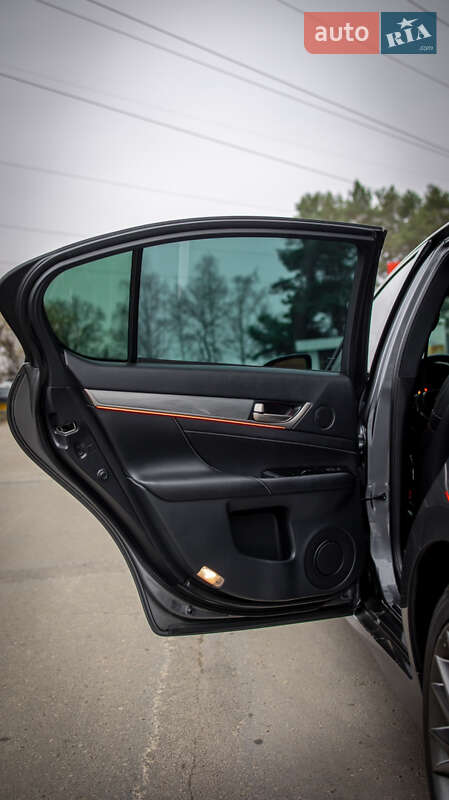 Седан Lexus GS 2012 в Черновцах