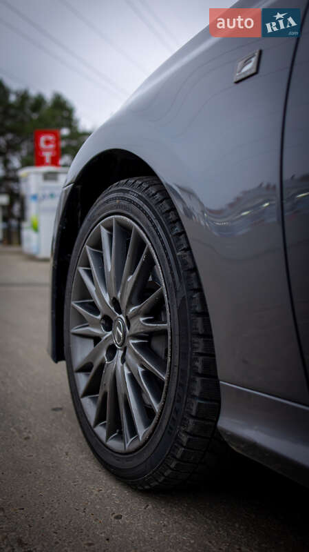 Седан Lexus GS 2012 в Черновцах