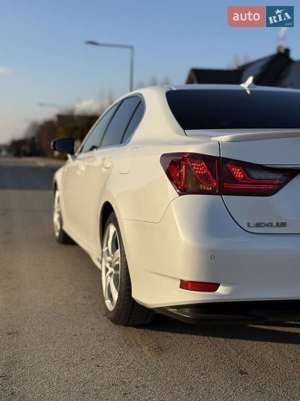 Седан Lexus GS 2014 в Львові