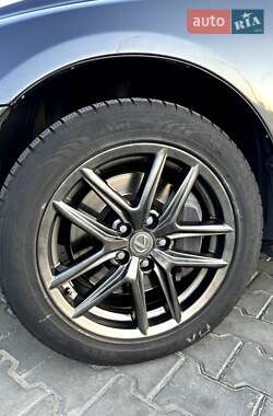 Седан Lexus GS 2010 в 