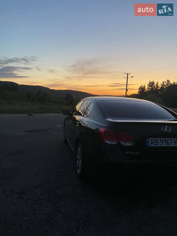 Седан Lexus GS 2011 в Долине