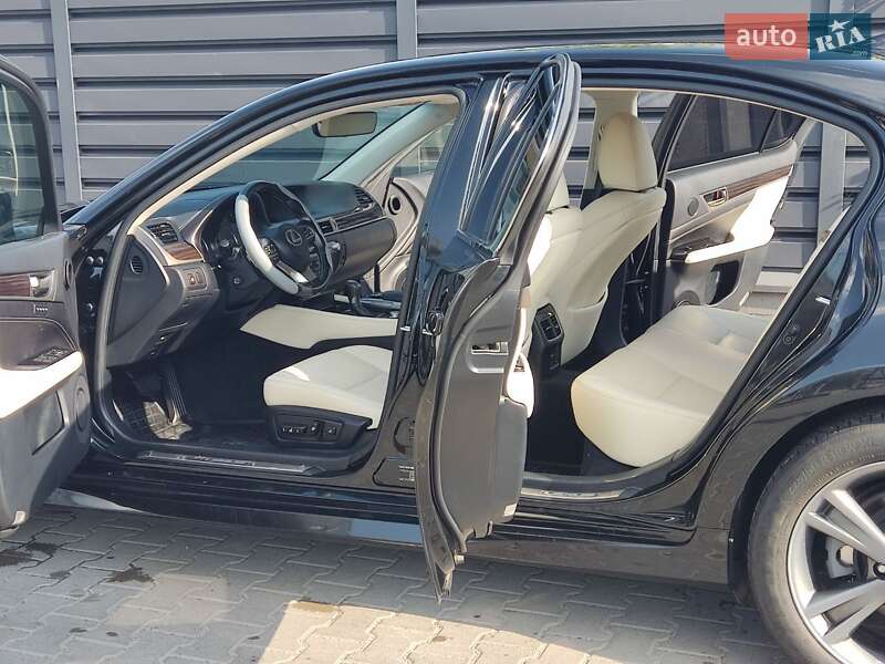 Седан Lexus GS 2017 в Киеве