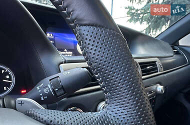 Седан Lexus GS 2016 в 