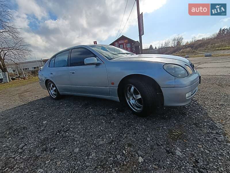 Седан Lexus GS 2000 в Жидачове