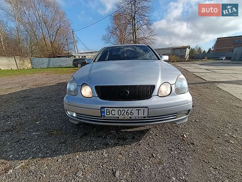 Седан Lexus GS 2000 в Жидачове