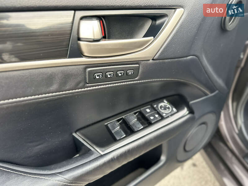 Седан Lexus GS 2012 в Тульчине