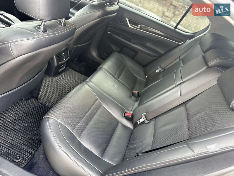 Седан Lexus GS 2012 в Тульчине