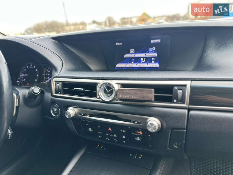 Седан Lexus GS 2012 в Тульчине