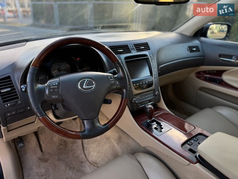 Седан Lexus GS 2005 в Смілі