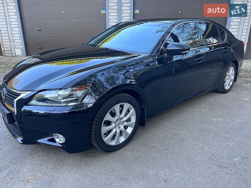 Седан Lexus GS 2013 в Краснограді