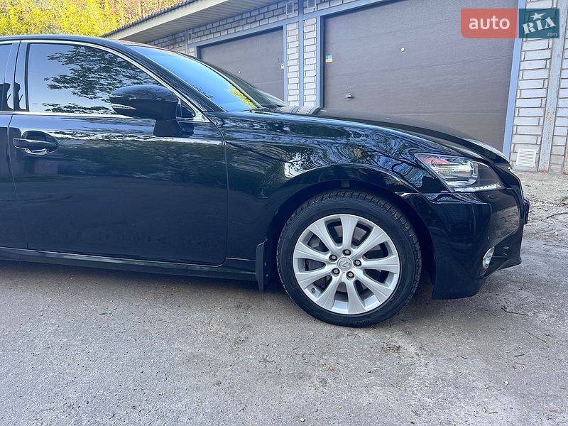 Седан Lexus GS 2013 в Краснограді