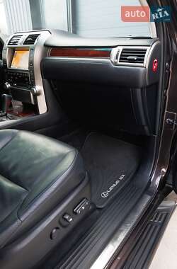 Позашляховик / Кросовер Lexus GX 2011 в 