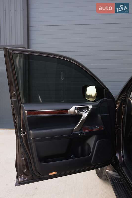 Внедорожник / Кроссовер Lexus GX 2011 в Дубно