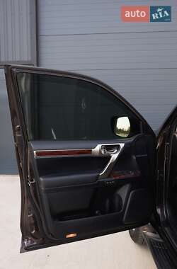 Позашляховик / Кросовер Lexus GX 2011 в 