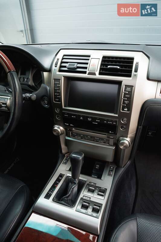Внедорожник / Кроссовер Lexus GX 2011 в Дубно