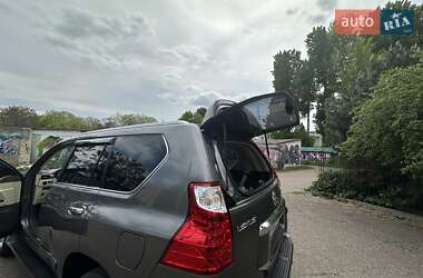 Позашляховик / Кросовер Lexus GX 2010 в 