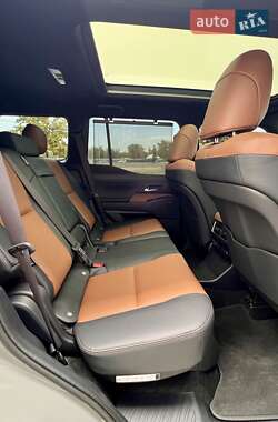 Позашляховик / Кросовер Lexus GX 2024 в 