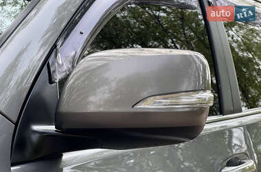 Позашляховик / Кросовер Lexus GX 2011 в 