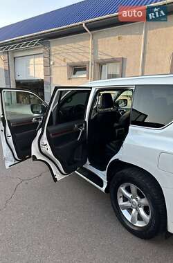 Позашляховик / Кросовер Lexus GX 2010 в 