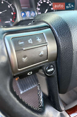 Позашляховик / Кросовер Lexus GX 2011 в 