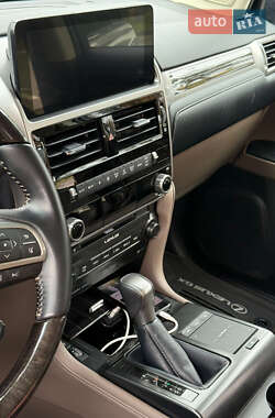 Позашляховик / Кросовер Lexus GX 2023 в 