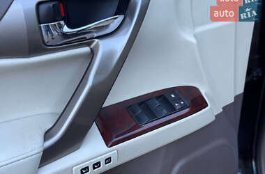 Позашляховик / Кросовер Lexus GX 2010 в 