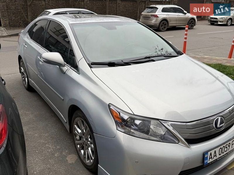 Седан Lexus HS 2010 в Киеве