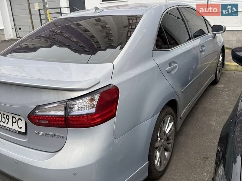 Седан Lexus HS 2010 в Киеве