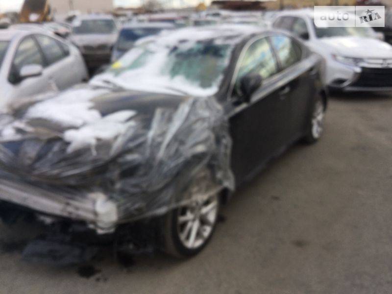 Lexus IS 2012 року