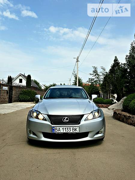 Lexus IS 2006 року
