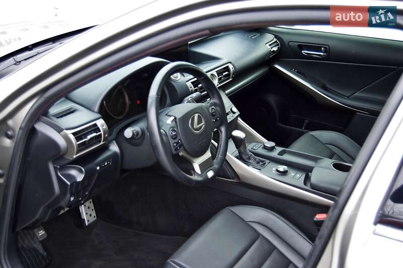 Седан Lexus IS 2016 в Ірпені
