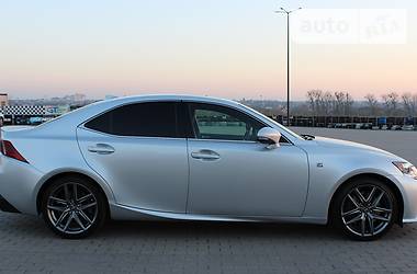 Седан Lexus IS 2016 в Виннице