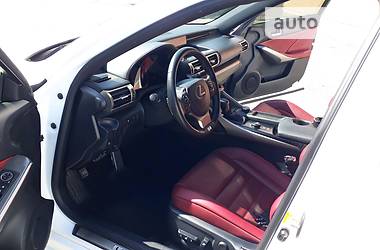 Седан Lexus IS 2015 в 